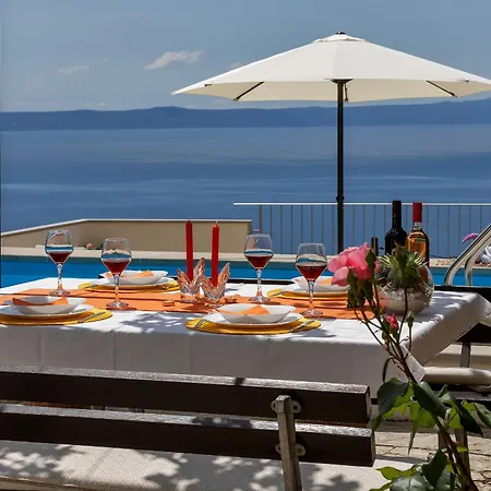Marta With Heated Pool,grill,sea View Ferienhaus *