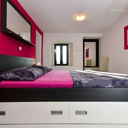 Marta With Heated Pool,grill,sea View Ferienhaus *